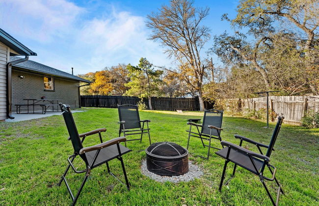 Quiet 3 Bedroom Home Walkable to Zilker Park - Photo 23