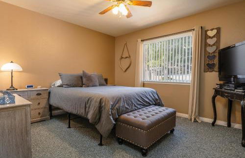 Lazy Squirrel - Cozy Family House with Full Game Room - Foto 46