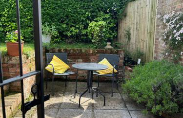 The studio spring house - Photo 8