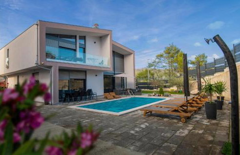 Gorgeous Home In Vrgorac With Wifi - Foto 1