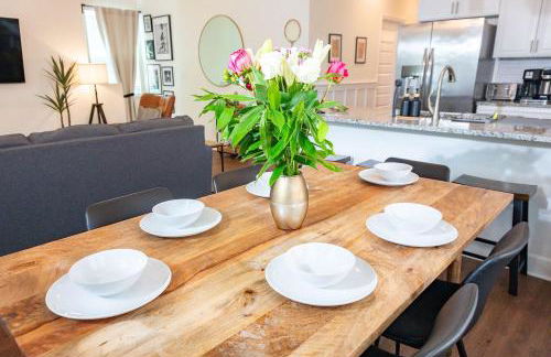 The Champion's Suite Newly Built Upscale Central - Photo 25