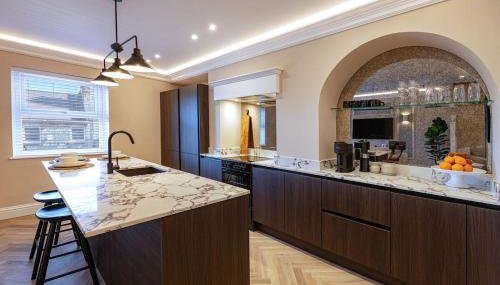 Cheltenham Loft - Photo 2