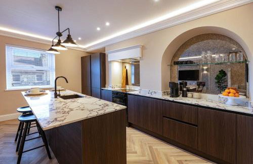 Cheltenham Loft - Photo 2