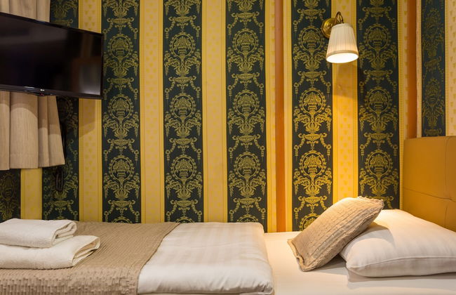 Grand Jules Boat Hotel Budapest - Photo 13