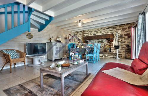 LocaLise - M3A La Maison du pêcheur au Guilvinec - Chambres vue mer - A 20m de la mer située à la pointe de Men Meur - Tout à pied, plage, port, centre, commerces, marché - Wifi inclus - Linge de lit inclus - Jardin clos - En option , ménage et serviettes - Foto 3