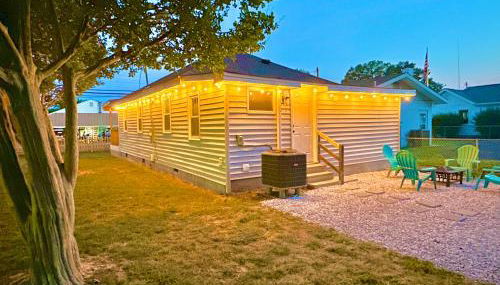 Cottage in Heart of Colonial Beach, 7 Mins Walk to the Beach - Foto 3, Garden, Garden view