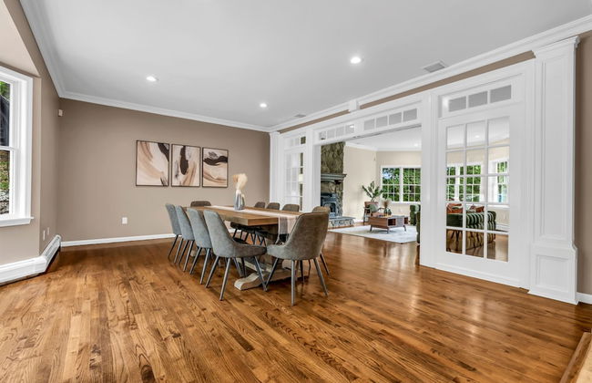 Family Retreat With Autumn Views and Fireplace - Photo 8