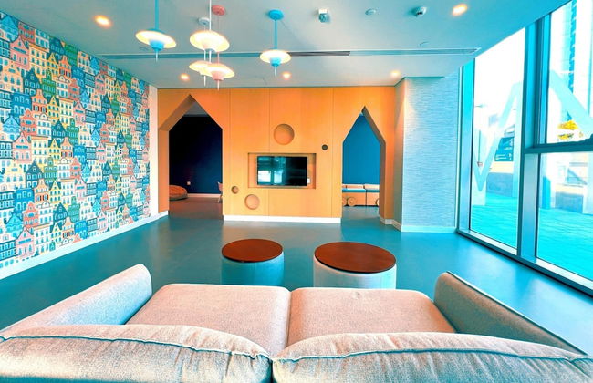 Classy Downtown 2BR w City View Balcony - Photo 14