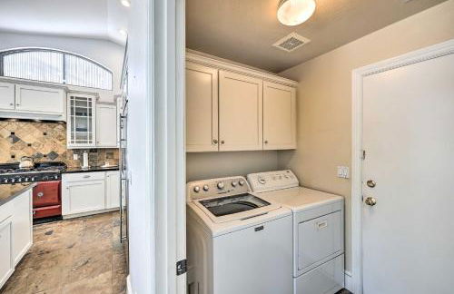 Tee Off, Relax Poolside! Family Home in Scottsdale - Foto 19