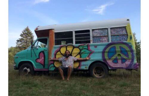 Vintage Short Bus Vacation Rental Nestled in the Forest near North Conway, New Hampshire - Foto 1