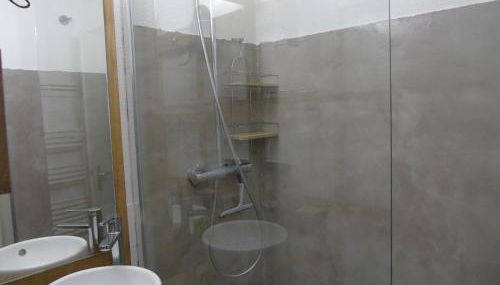 Appartement cosy 2 pièces + cabine, 6 pers., proche télésièges, commerces, avec balcon et équipement complet - FR-1-561-28 - Foto 5