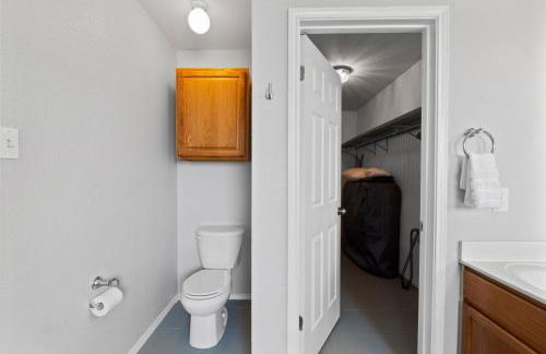 Cowboy Pool - Large Patio - King Bed - Firepit Table - Pet Friendly - Photo 36