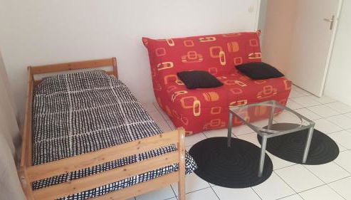 appartement simple entier avec cour pour 2 a 7 personnes - Photo 4