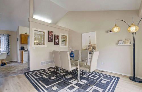 4BR w Fireplace Backyard BBQ near Peterson AFB - Foto 18