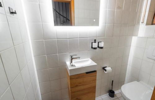 Cozy Holiday Home - Photo 22