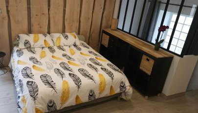 les deux pieds sous la couette - Foto 2