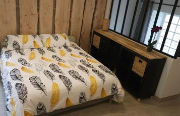 les deux pieds sous la couette - Foto 2