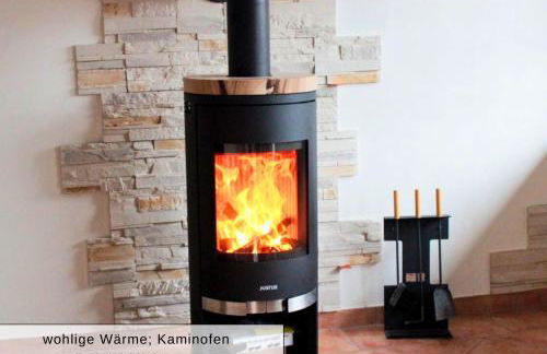 Harz-Fewo Weitsicht, modern & ruhig mit 2 Balkonen, Jura Kaffeevollautomat, Kaminofen, Gäste mit Hund willkommen - Foto 3