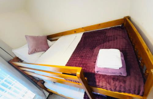 Gethin Lodge cosy Holiday cottage Near BPW with secure double garage with cctv sleeps up to 6 guests - Photo 7