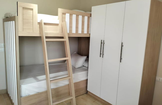 2 Bed Chalet Sleeps 4 Free Parking & Balcony - Foto 2