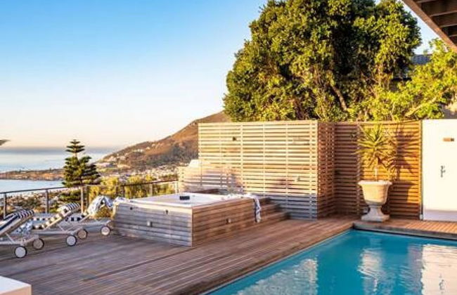 Immaculate Camps Bay Villa w Jacuzzi Views Pool Villa Grenache - Photo 32