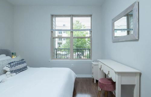 Central 1-BR Condo Assembly Row Gym & Pool Sleep 5 - Photo 37