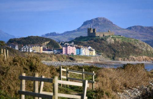 Bay View, Sleeps 18, 7 Bedrooms, 7 Bathrooms, Seafront, Criccieth - Foto 49
