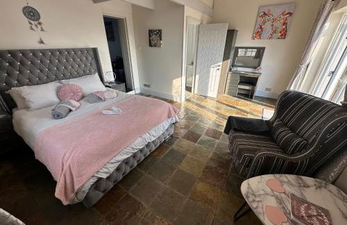 Dwylig Isa Holiday Cottages - Photo 32