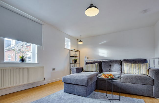 Quaint 1 Bedroom 1st Floor Flat - Photo 14