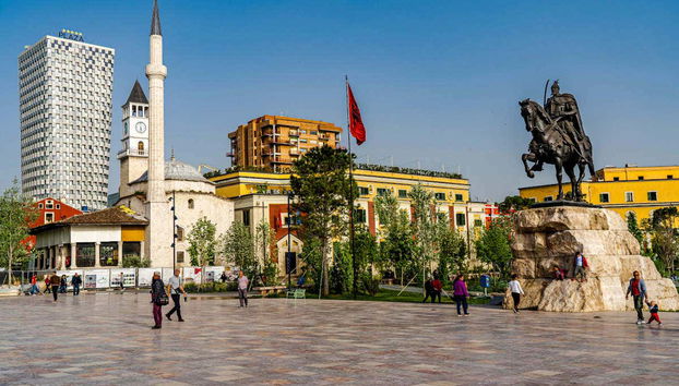 Tirana Walking Tour - Photo 4