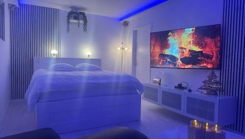 Loveroom de luxe avec jacuzzi sauna vapeur écran 300 cm - Foto 5