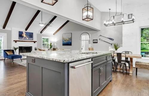 Georgia Lakeside Getaway with Private Pool - Foto 2