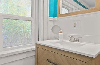 Bohemian Bungalow Pac-Man, walk downtown, pet friendly - Foto 37