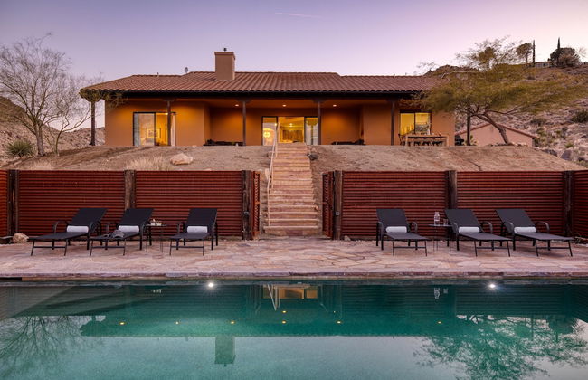 Desert Stone by Avantstay Contemporary Desert Oasis With Pool & Hot Tub - Photo 24