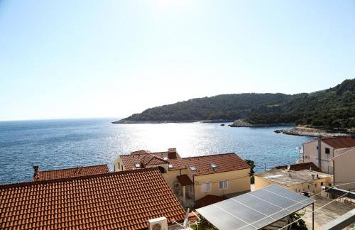 Matea Apartments Milna - Photo 11