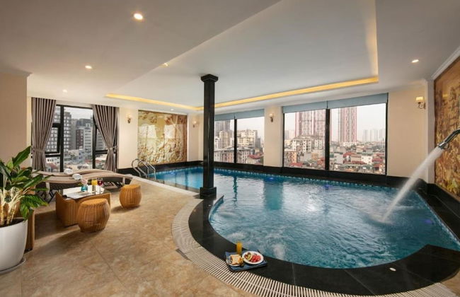 Luxe Paradise Suites Hotel Dich Vong Hau - Foto 1