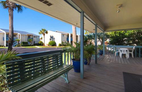 Steps to the Beach Pool Courts Family Fun - Foto 38