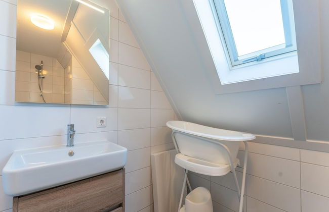 Nice Holiday Home Close to Nature Reserve - Photo 20