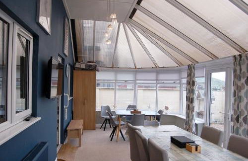 Sound of the Sea, beach front Bungalow with hot tub, in Tywyn - Foto 55