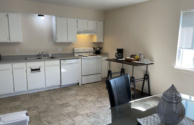 Evergreen Apartments - Photo 11