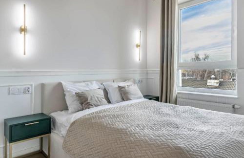 Nowoczesny apartament z balkonem i widokiem na miasto - Foto 14