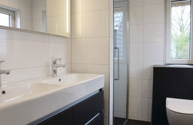 Villa in Friesland With Waterfront Garden - Foto 17