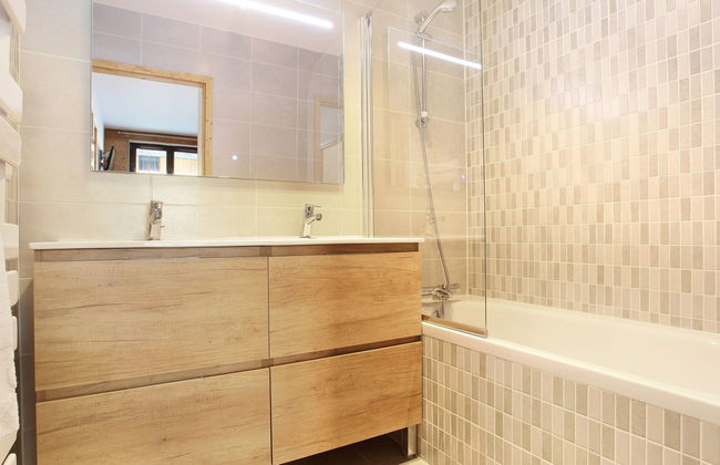 3 bedroom Apartment in La Clusaz with swimming pool and terrace - Photo 11