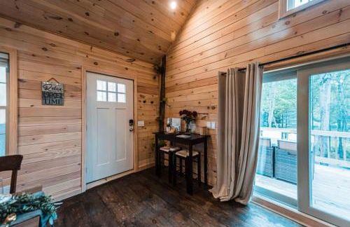 Treehouse Duo Lakefront 2 Private Hot Tubs - Photo 9