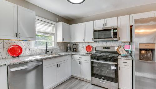 Bring Your Pets! Family Haven with Yard in Mableton - Foto 2