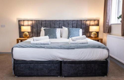 New Hobbit, stunning views, sleeps 42, Bar, Hot Tub - Foto 38