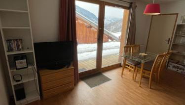 Studio avec coin montagne 4 personnes Orelle 3 Vallées - Spa & Piscine - Apt 006 - Foto 2