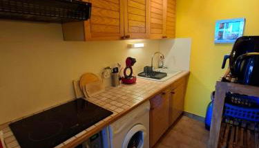 4SOM5- Appartement T2 avec jolie vue sur les collines - Foto 3, stove