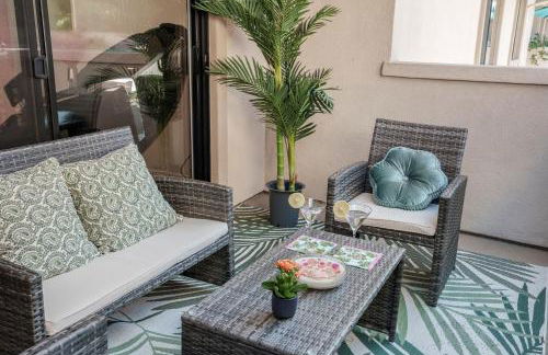 Luxury Pool View Spa Suite-Massage Chair-Steam Sauna-Welcome Champagne ! - Foto 16