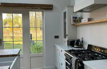 Favour Royal Cottage - dog friendly forest escape - Foto 1